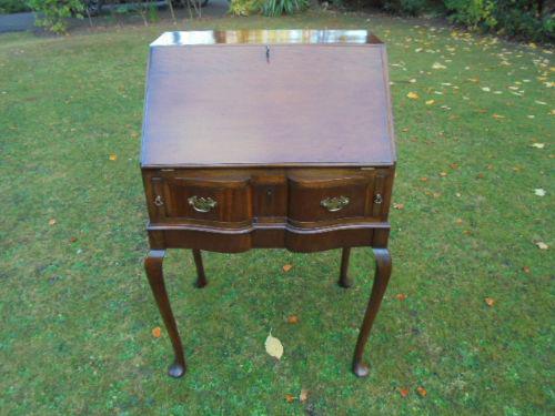 Small Mahogany Ladies Bureau Writing Desk c.1920 (1 of 1) Small Mahogany Ladies Bureau Writing Desk c.1920 (1 of 1)
