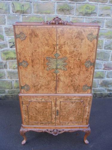 Burr Walnut Cocktail Cabinet / Drinks Cabinet c.1920 (1 of 1)