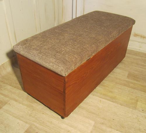 Victorian Pine Ottoman / Blanket Chest / Toy Box Linen Chest (1 of 4)