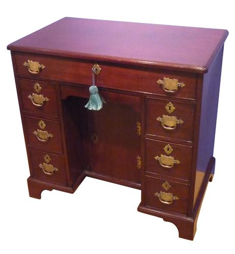 George III Mahogany Kneehole Desk c.1770 (1 of 1)