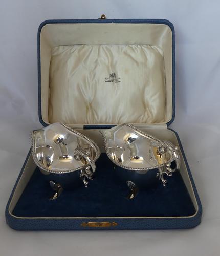 Pair of Silver Sauce Boats, Boxed, Birmingham 1932 (1 of 8) Pair of Silver Sauce Boats, Boxed, Birmingham 1932 (1 of 8)