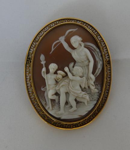 19th Century 18 Carat Gold Cameo Brooch (1 of 3) 19th Century 18 Carat Gold Cameo Brooch (1 of 3)