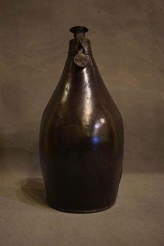 Large Leather George III Gun Powder Flask (1 of 3) Large Leather George III Gun Powder Flask (1 of 3)