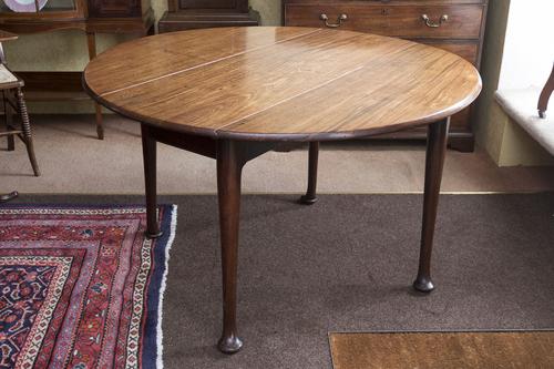 George III Red Walnut 'Virginia Walnut' Pad Foot Drop-Leaf Table (1 of 3) George III Red Walnut 'Virginia Walnut' Pad Foot Drop-Leaf Table (1 of 3)