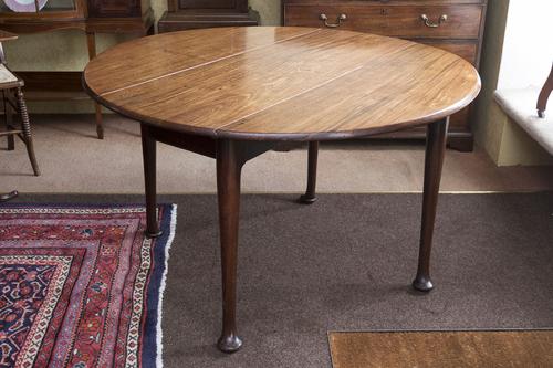 George III Red Walnut 'Virginia Walnut' Pad Foot Drop-Leaf Table (1 of 3)