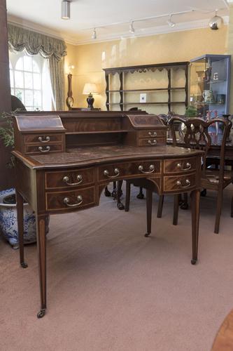 Beautiful Victorian Mahogany Writing Table (1 of 5)