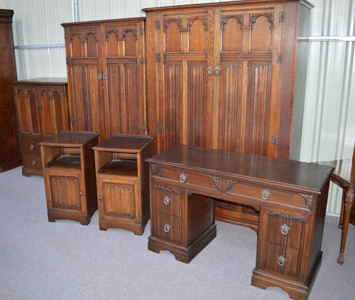 Carved Oak Bedroom Suite Double Wardrobe / Gents Wardrobe / Dressing Table (1 of 1)