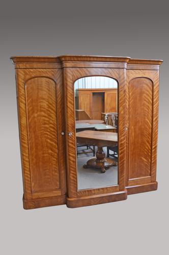 Antique Victorian Satin Birch Breakfront Triple Wardrobe (1 of 1) Antique Victorian Satin Birch Breakfront Triple Wardrobe (1 of 1)
