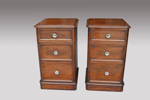 Antique Pair of Victorian Mahogany Bedside Chests of Drawers (1 of 1) Antique Pair of Victorian Mahogany Bedside Chests of Drawers (1 of 1)