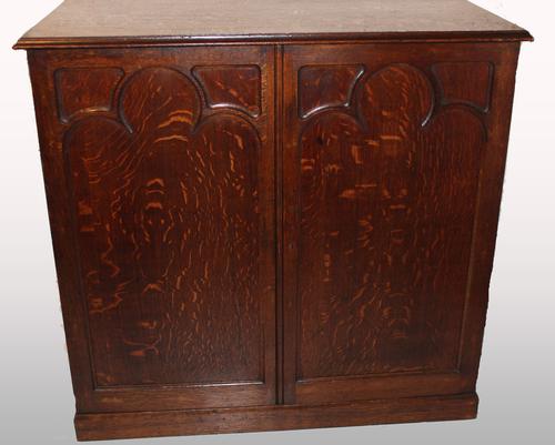 Early 20th Century Gothic Oak Cabinet / Cupboard (1 of 1) Early 20th Century Gothic Oak Cabinet / Cupboard (1 of 1)