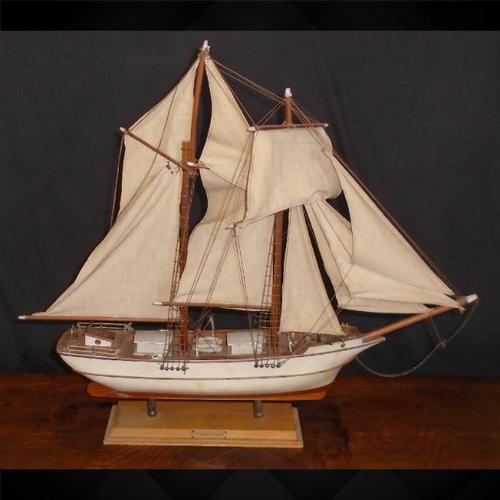 Model Ship La Belle Poulle (1 of 9) Model Ship La Belle Poulle (1 of 9)