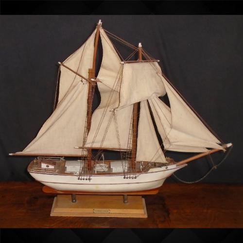 Model Ship La Belle Poulle (1 of 9)