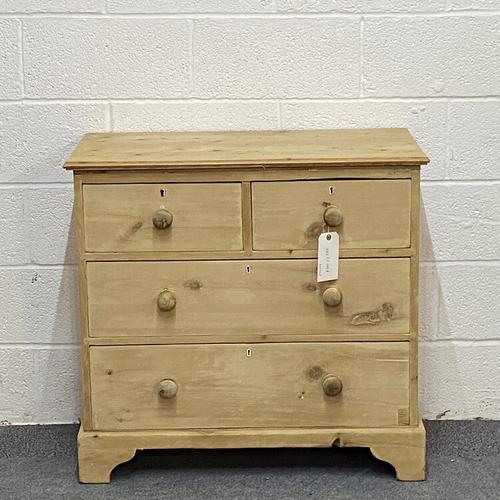 Small Old English Pine Chest of Drawers (1 of 5)