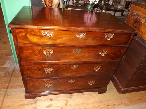 Chest of Drawers (1 of 1)