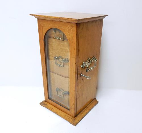 Golden Oak Cigar Humidor (1 of 1)