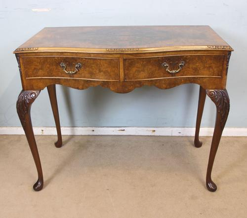 Burr Walnut Queen Anne Style Side Table C.1930 (1 of 9) Burr Walnut Queen Anne Style Side Table C.1930 (1 of 9)