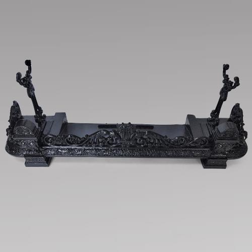 Black Cast Iron Victorian Fender with Iron Stands C.1880 (1 of 1) Black Cast Iron Victorian Fender with Iron Stands C.1880 (1 of 1)