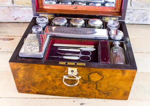 Burr Walnut Vanity Box c.1860 (1 of 1)