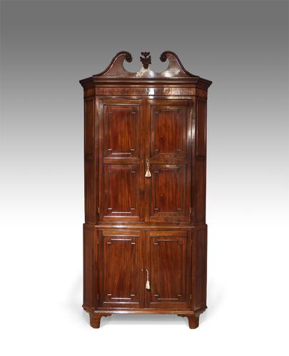 Georgian Corner Cabinet c.1780 (1 of 1) Georgian Corner Cabinet c.1780 (1 of 1)