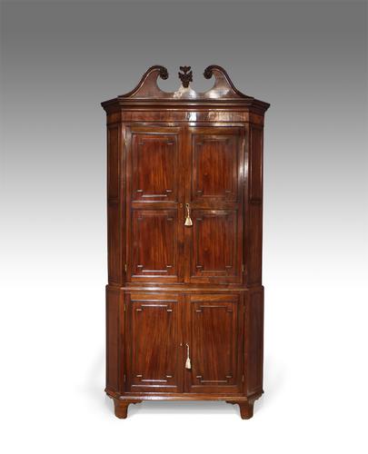 Georgian Corner Cabinet c.1780 (1 of 1)