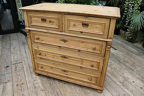 Wow! Fabulous and Big!! Old Pine Chest of Drawers / Sideboard - We Deliver (1 of 10)