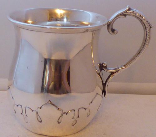 Scottish 1915 Hallmarked Solid Silver Christening ½ Pint Tankard Mug (1 of 1)