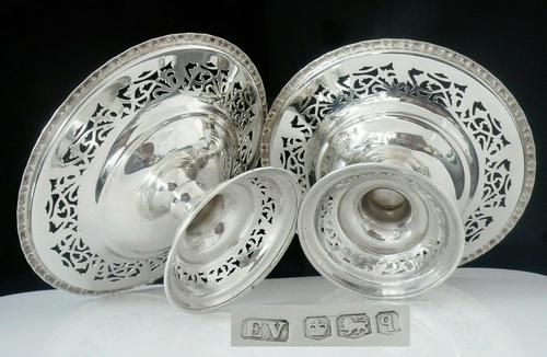 Pair of Silver Openwork Pedestal Dishes, Emile Viner, Sheffield 1933 (1 of 12) Pair of Silver Openwork Pedestal Dishes, Emile Viner, Sheffield 1933 (1 of 12)