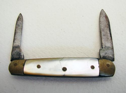 Antique Mother of Pearl Carbon Steel Double Pocket Penknife (1 of 3)