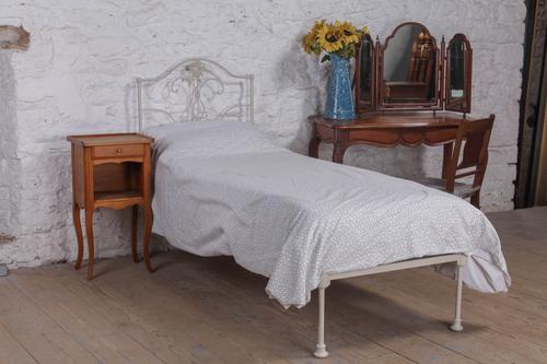 Pretty Portuguese Small Single No End Bed (1 of 6)