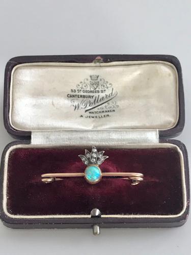 9ct Opal & Diamond Fleur De Lys Brooch (1 of 6) 9ct Opal & Diamond Fleur De Lys Brooch (1 of 6)