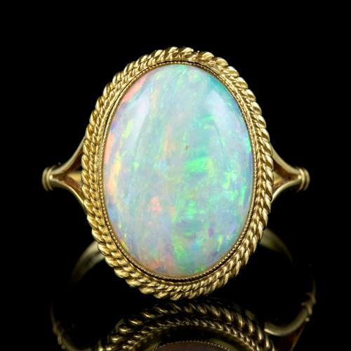 Vintage Opal Ring 18ct Gold Natural 8ct Opal c.1980 (1 of 6)