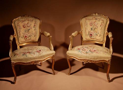 Louis XV Style Finely Carved Gildwood & Original Aubusson Tapestry Cabriolet Pair of Armchairs, 19th Century (1 of 18) Louis XV Style Finely Carved Gildwood & Original Aubusson Tapestry Cabriolet Pair of Armchairs, 19th Century (1 of 18)