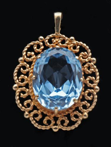 Vintage Topaz & 9ct Gold Pendant (1 of 4)