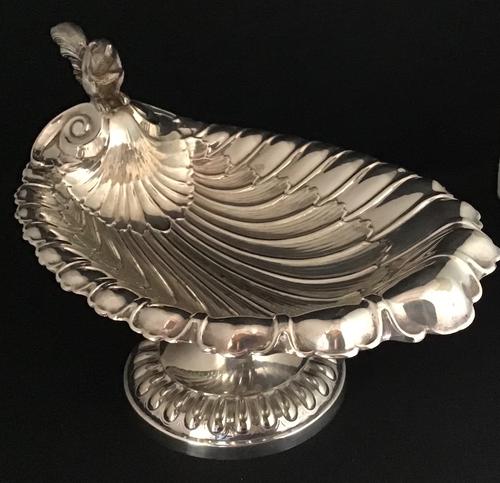 Walker & Hall Silver Plated Squirrel Nut Dish (1 of 7) Walker & Hall Silver Plated Squirrel Nut Dish (1 of 7)