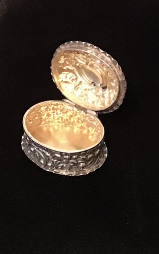 Victorian Silver Pill Box (1 of 4) Victorian Silver Pill Box (1 of 4)