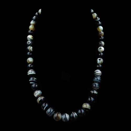 Antique Victorian Banded Bullseye Agate Beaded Necklace with Silver Fastening (1 of 9) Antique Victorian Banded Bullseye Agate Beaded Necklace with Silver Fastening (1 of 9)