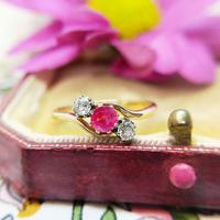 Vintage 18ct Gold Ruby & Diamond Three Stone Bypass Ring (3 of 7) Vintage 18ct Gold Ruby & Diamond Three Stone Bypass Ring (3 of 7)