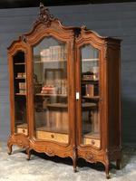 Wonderful French Walnut Bookcase or Cabinet (14 of 25) Wonderful French Walnut Bookcase or Cabinet (14 of 25)