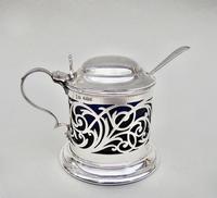 Edwardian Pierced Silver Mustard Pot by Joseph Rodgers & Sons, Sheffield 1905 (2 of 7) Edwardian Pierced Silver Mustard Pot by Joseph Rodgers & Sons, Sheffield 1905 (2 of 7)