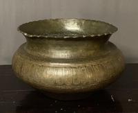 Good Size Persian 19th Century Patinated Brass Bowl (3 of 8) Good Size Persian 19th Century Patinated Brass Bowl (3 of 8)