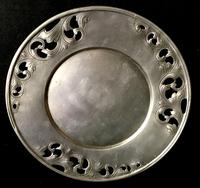 Ethan Fin North European Art Nouveau Pewter Charger (3 of 4) Ethan Fin North European Art Nouveau Pewter Charger (3 of 4)