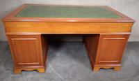 Large Yew Twin Pedestal Leather Top Desk (4 of 10) Large Yew Twin Pedestal Leather Top Desk (4 of 10)