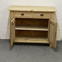 Old Pine Small Dresser Base (2 of 4) Old Pine Small Dresser Base (2 of 4)