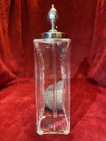 A Large Lalique “Duncan” pattern atomiser scent bottle with original box (4 of 10) A Large Lalique “Duncan” pattern atomiser scent bottle with original box (4 of 10)