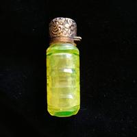 19th Century Citron Glass Scent Bottle with Silver Mount, After Charles May (3 of 6) 19th Century Citron Glass Scent Bottle with Silver Mount, After Charles May (3 of 6)