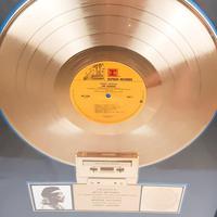 Original Crash Landing Jimi Hendrix Gold Disc Reprise Records (2 of 6) Original Crash Landing Jimi Hendrix Gold Disc Reprise Records (2 of 6)