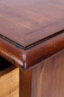 Small Victorian Mahogany Chest of Drawers / Commode (8 of 13) Small Victorian Mahogany Chest of Drawers / Commode (8 of 13)