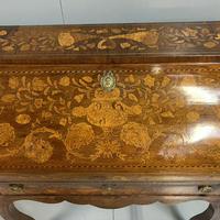 Early 19th Century Dutch Marquetry Bureau (4 of 13) Early 19th Century Dutch Marquetry Bureau (4 of 13)