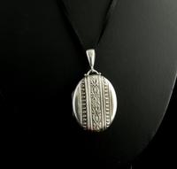 Antique Victorian Silver Locket, Aesthetic Era (8 of 13) Antique Victorian Silver Locket, Aesthetic Era (8 of 13)