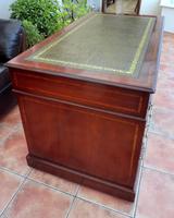 Howard & Sons Double Pedestal Desk c.1890 (6 of 13) Howard & Sons Double Pedestal Desk c.1890 (6 of 13)